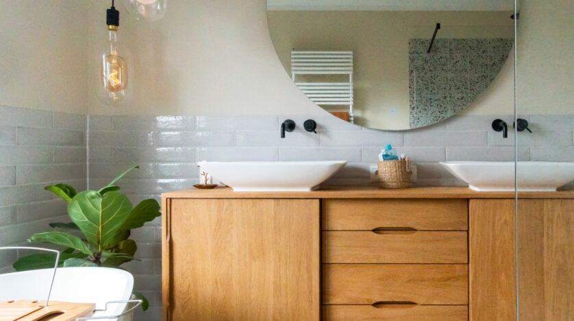 Bathroom (2021)